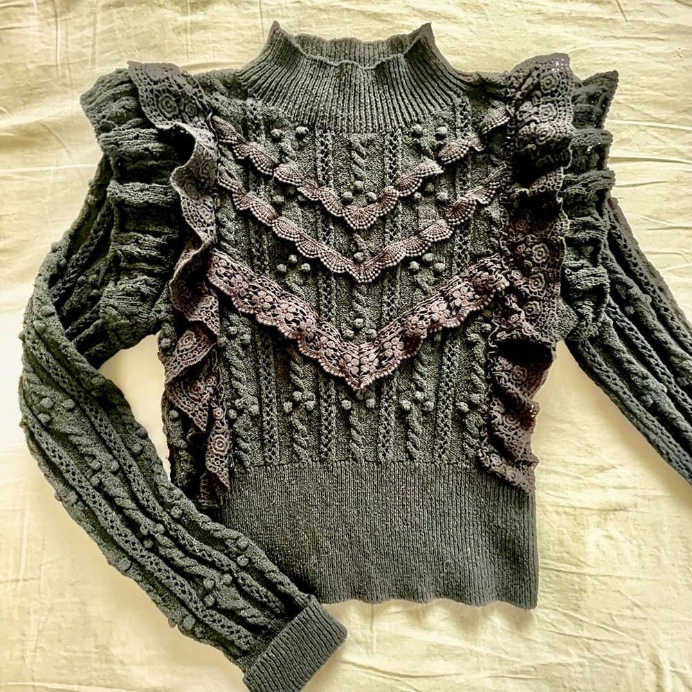 Zara Crop Knit Sweater Black With Ruffles GUC Size M